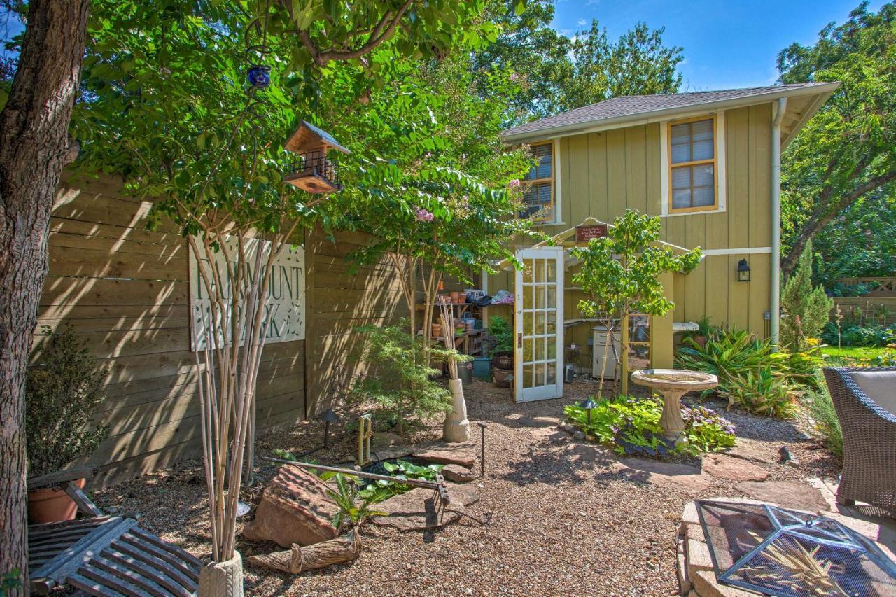 Historic Fort Worth Cottage With Shared Pool! Exterior photo